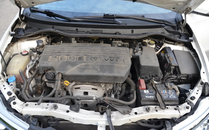 Toyota Auris cena 44500 przebieg: 170000, rok produkcji 2016 z Zawiercie małe 137